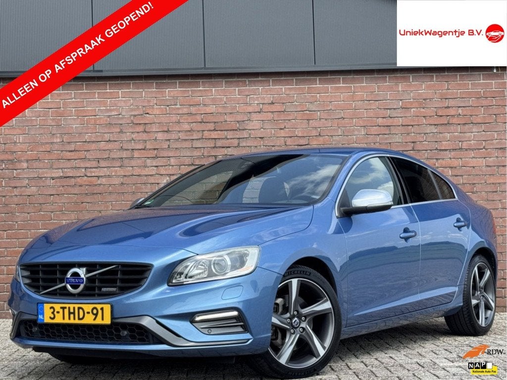Volvo S60 2.0 T5 R-DESIGN | NL-AUTO! | NAVI! | TREKHAAK!, Auto's, Volvo, Bedrijf, Te koop, S60, ABS, Airbags, Airconditioning