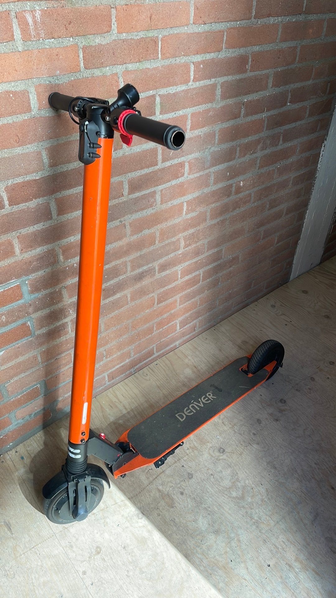 Elektronische DENVER step. Kleur: (oranje)., Ophalen of Verzenden, Gebruikt, Elektrische step (E-scooter)