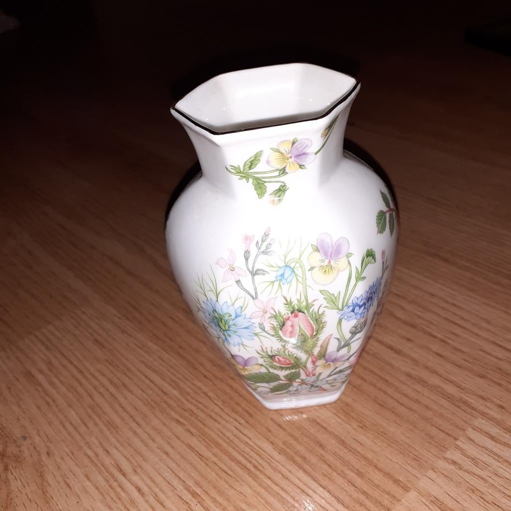 Aynsley Wild Tudor Vaasje - Fijn Engels Bone China, Ophalen of Verzenden