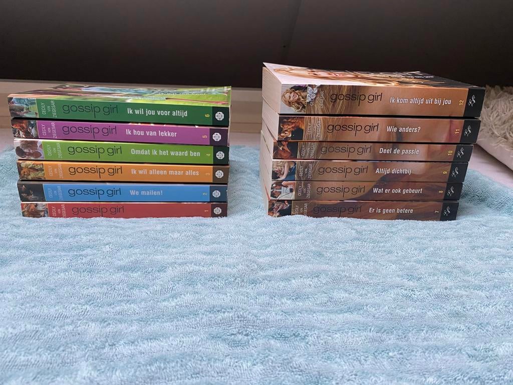 Boekenserie “Gossip girl “, Boeken, Ophalen, Zo goed als nieuw