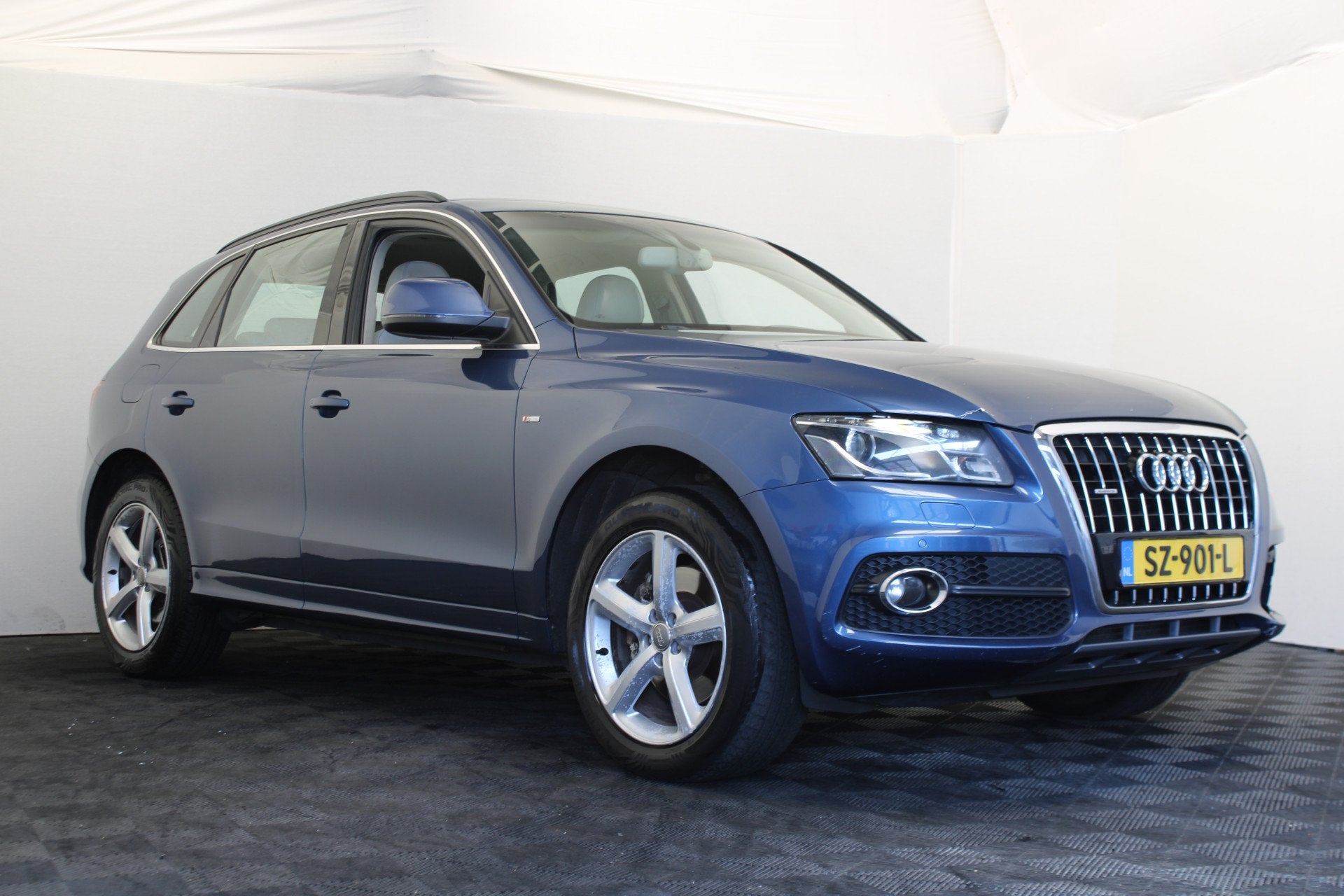 Audi Q5 3.0 TDI quattro Pro Line read text,zie tekst, Euro 5, Gebruikt, Beige, Blauw