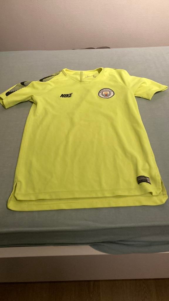 Voetbal shirtjes, Maat XS of kleiner, Ophalen of Verzenden, Zo goed als nieuw, Bal