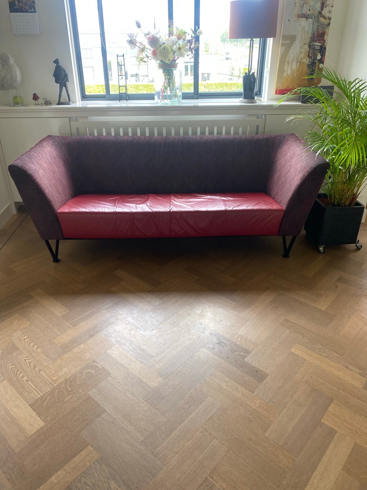 Harvink: Vintage bank  met rood leer en stoffen bekleding, Ophalen, Gebruikt, Tweepersoons, 200 tot 250 cm