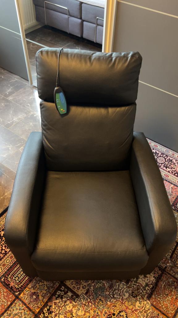 Nieuwe Elektrische Stoel met Vibratiemassage en Afstandsbedi, Huis en Inrichting, Stoelen, Ophalen, Zwart, Nieuw, Leer