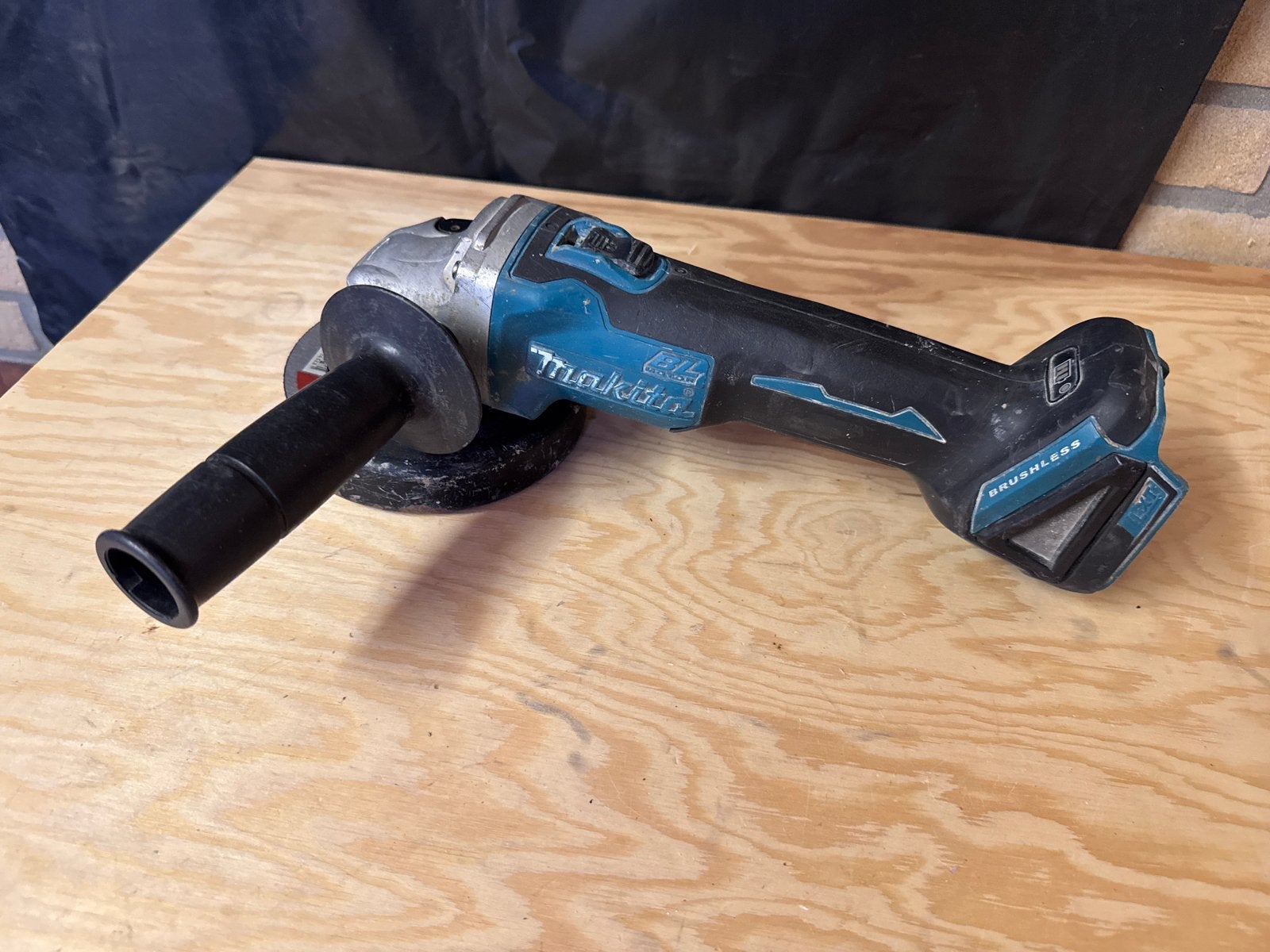Makita DGA504 haakse slijper 18v, Ophalen of Verzenden, Zo goed als nieuw, Minder dan 700 watt, Haakse handslijpmachine