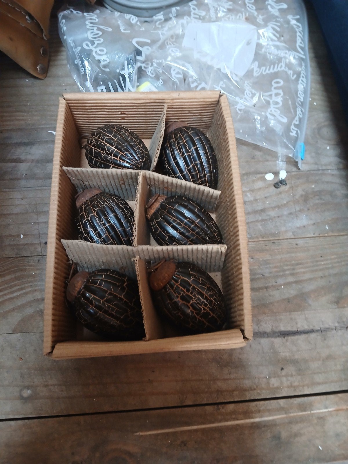 Antieke kerstballen, Diversen, Ophalen