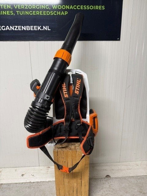Demonstratie model Stihl BGA 300, Accu, Ruggedragen, Ophalen of Verzenden, Zo goed als nieuw
