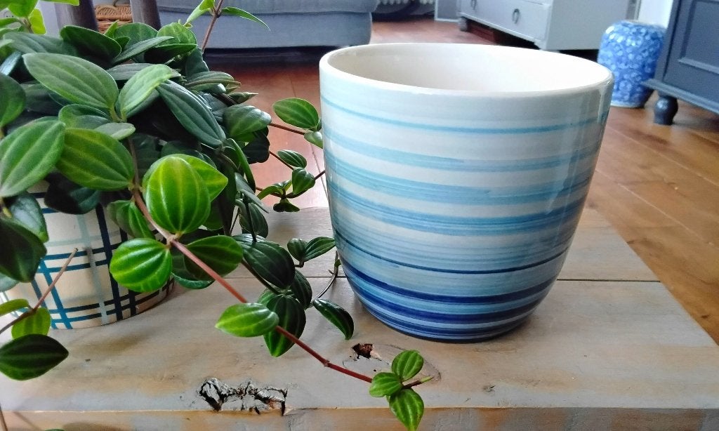 Keramische bloempot - blauw - strepen, Tuin en Terras, Bloempotten, Rond, Binnen, Ophalen of Verzenden, Zo goed als nieuw