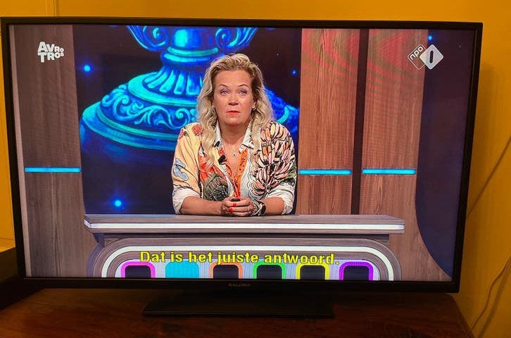 Salora 48 inch LED TV  plus Mi box, 50 Hz, 100 cm of meer, Ophalen, Overige merken