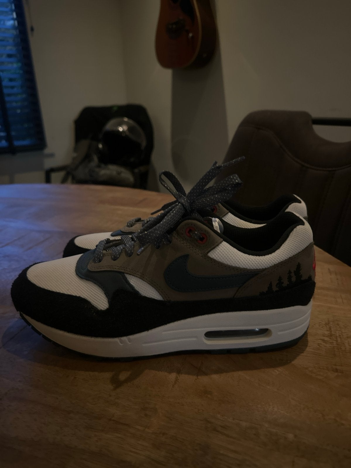 Nike Air Max 1 PRM Escape Treeline – maat 43, Kleding | Heren, Schoenen, Ophalen of Verzenden, Zo goed als nieuw, Bruin, Sneakers of Gympen