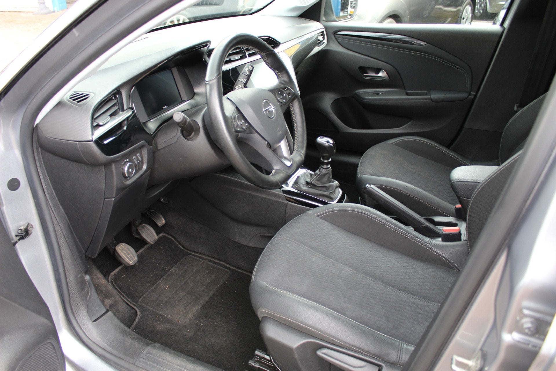 Opel Corsa 1.2i "GS Line" Cruise - Navi - 5 Deurs ! 100 Pk, Auto's, Voorwielaandrijving, 101 pk, Gebruikt, Leder en Stof