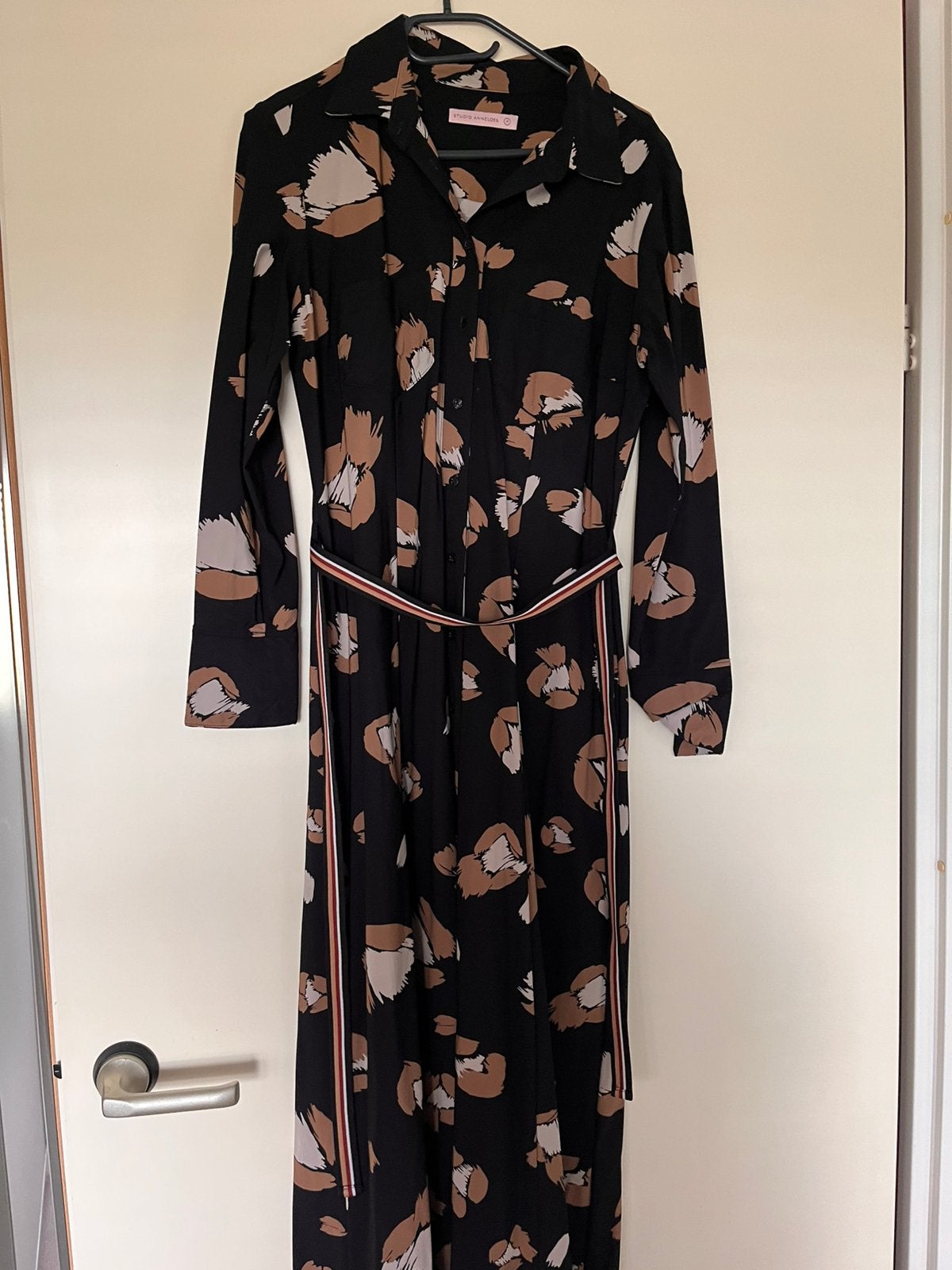 Studio anneloes, Kleding | Dames, Jurken, Ophalen of Verzenden, Gedragen, Onder de knie