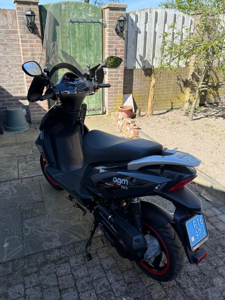 AGM Fox Scooter - Zwart - Weinig kilometers, Fietsen en Brommers, Snorfietsen en Snorscooters, Gebruikt, Overige merken, Benzine