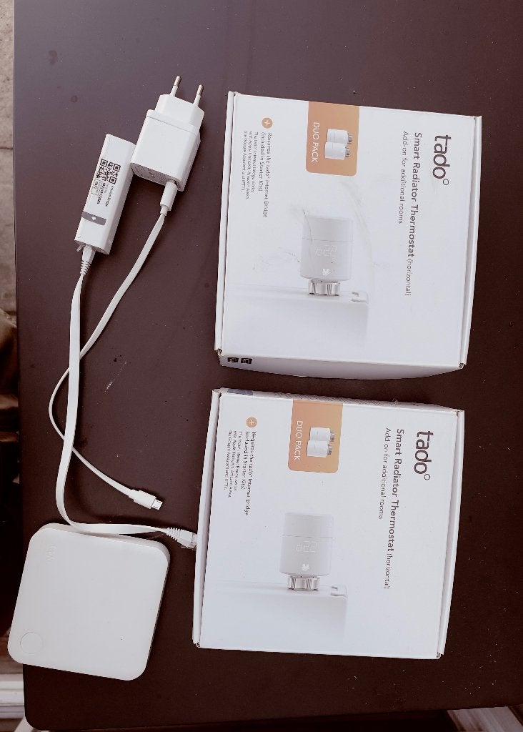 Tado V3+ thermostaat + 4 radiatorknoppen, Doe-het-zelf en Verbouw, Thermostaten, Ophalen of Verzenden, Slimme thermostaat, Gebruikt