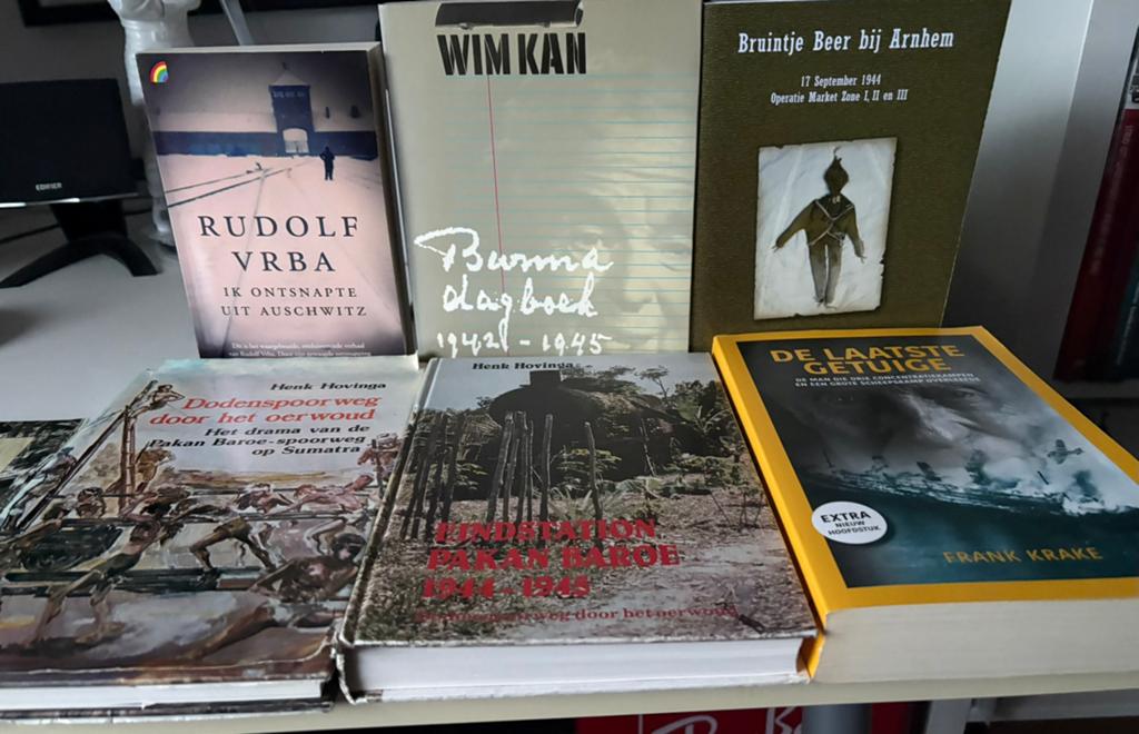7 boeken oorlog pakan baroe auswitz, Boeken, Ophalen of Verzenden, Tweede Wereldoorlog, Zo goed als nieuw