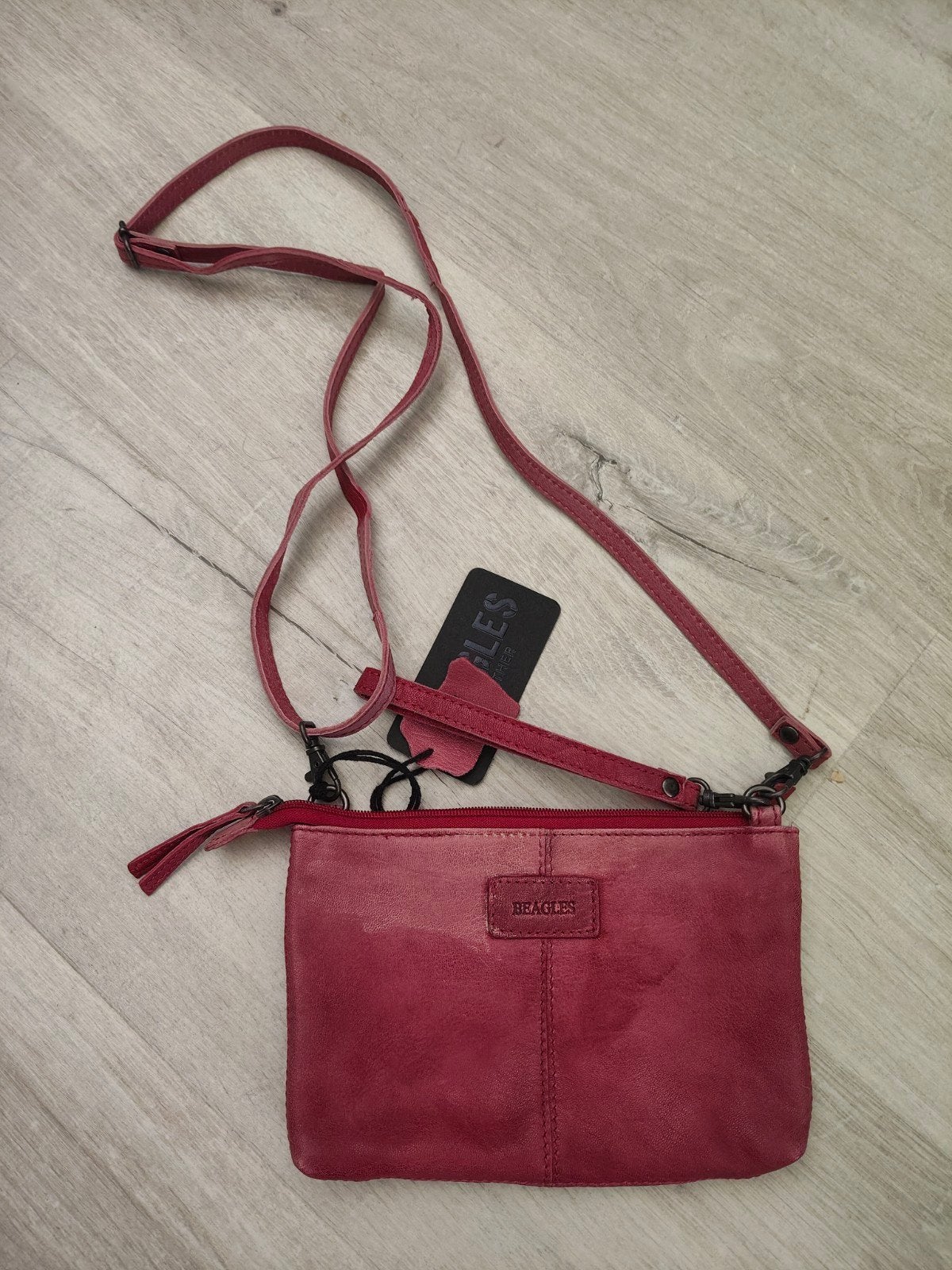 Nieuwe leren tas - rode - 21x15 cm, Ophalen of Verzenden, Nieuw, Roze, Schoudertasje