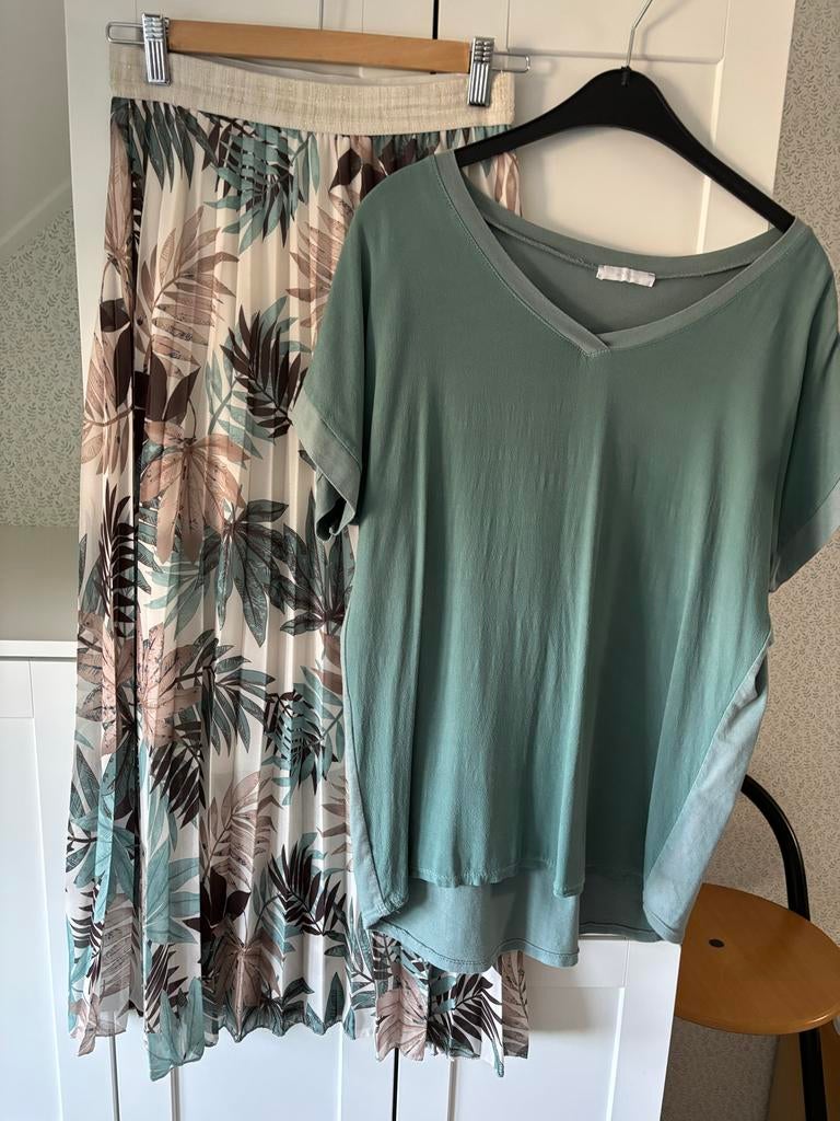 Mooie plissé rok met bijpassende top, maat M, Overige kleuren, Zo goed als nieuw, Onder de knie, Ophalen