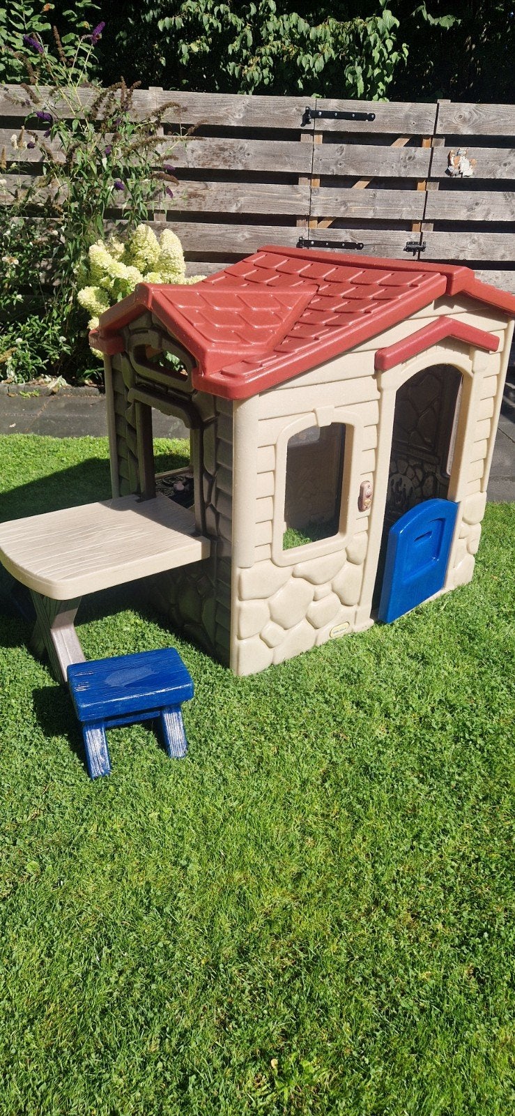 Speelhuisje met picknicktafel en krukjes voor kinderen, Ophalen, Gebruikt, Kunststof