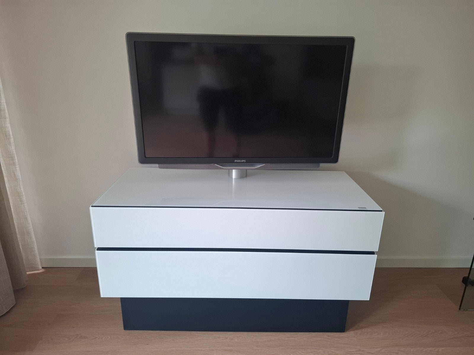 Spectral TV-meubel met lades en klep, wit/zwart, Ophalen, 100 tot 150 cm, Zo goed als nieuw, Minder dan 100 cm