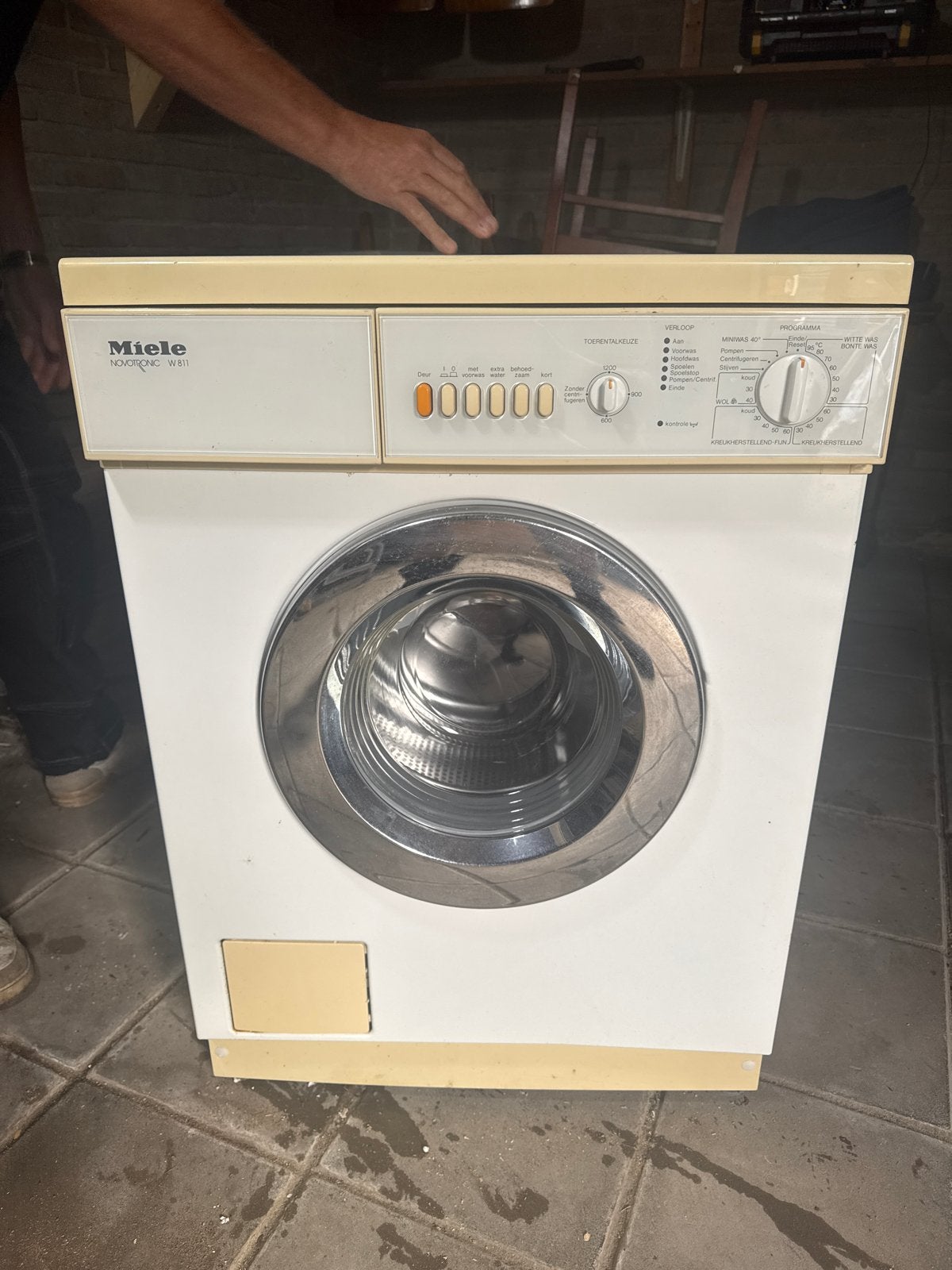 Miele Novotronic W811 Wasmachine (1994), Ophalen, 4 tot 6 kg, Voorlader, 85 tot 90 cm