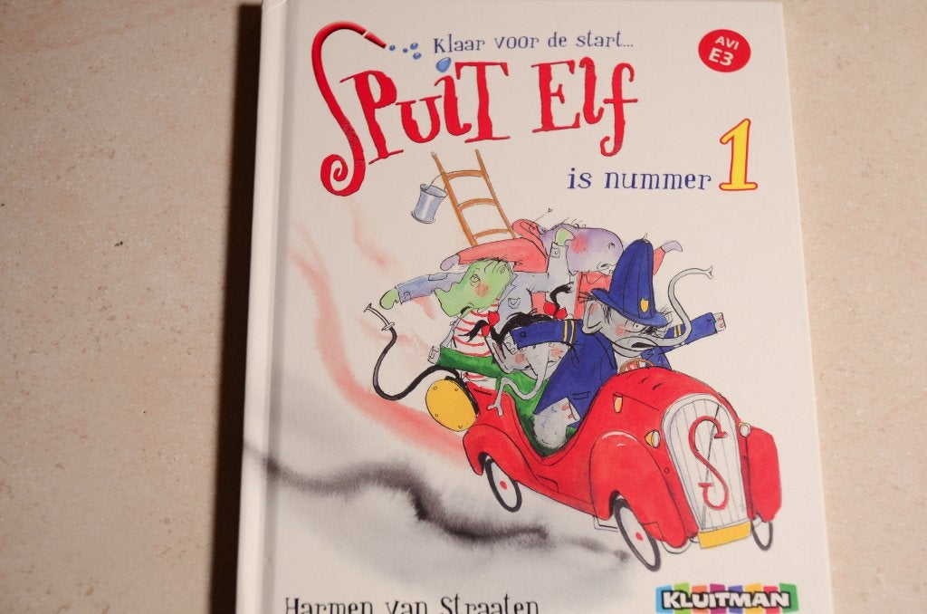 Klaar voor de start Spuit Elf is nummer 1  / AVI E3, Ophalen of Verzenden, Zo goed als nieuw, Fictie algemeen