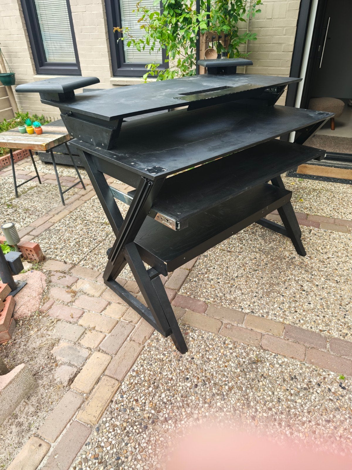 Studio desk meubel, Ophalen