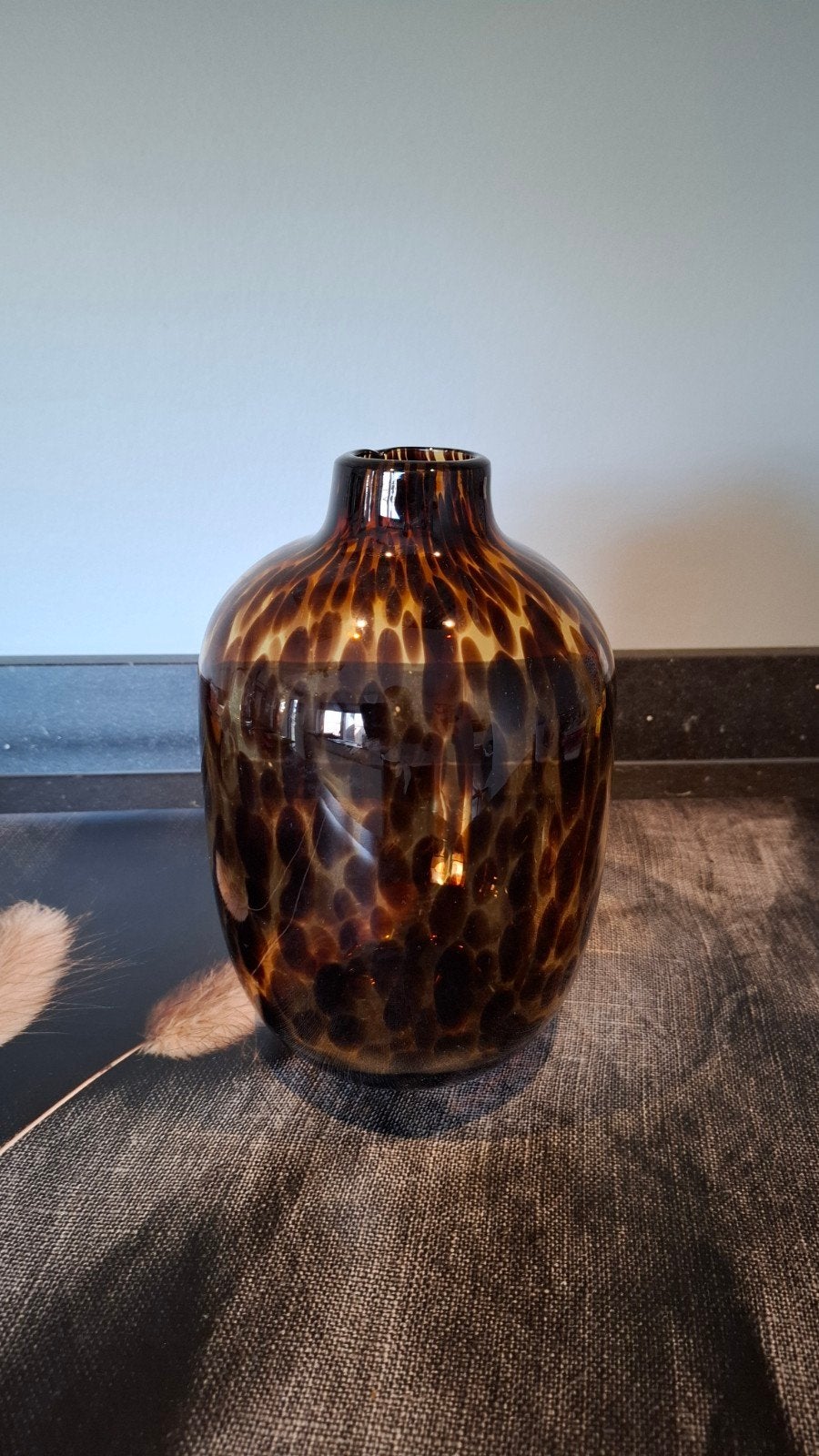 Cheetah vaas H 26cm opening 5 cm, Ophalen of Verzenden