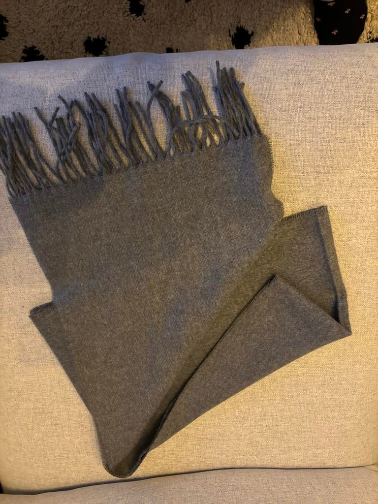 RESTPARTIJ Grijze sjaal van 100% polyacryl, Made in Germany, Kleding | Dames, ........., Maat 46/48 (XL) of groter, ......, Nieuw