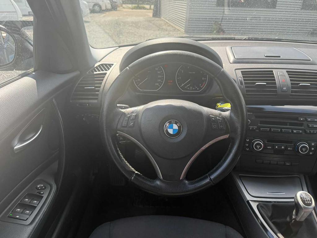 2009 BMW 1-serie 116i Business Line Personenauto, 1-Serie, Achterwielaandrijving, 4 cilinders, Blauw