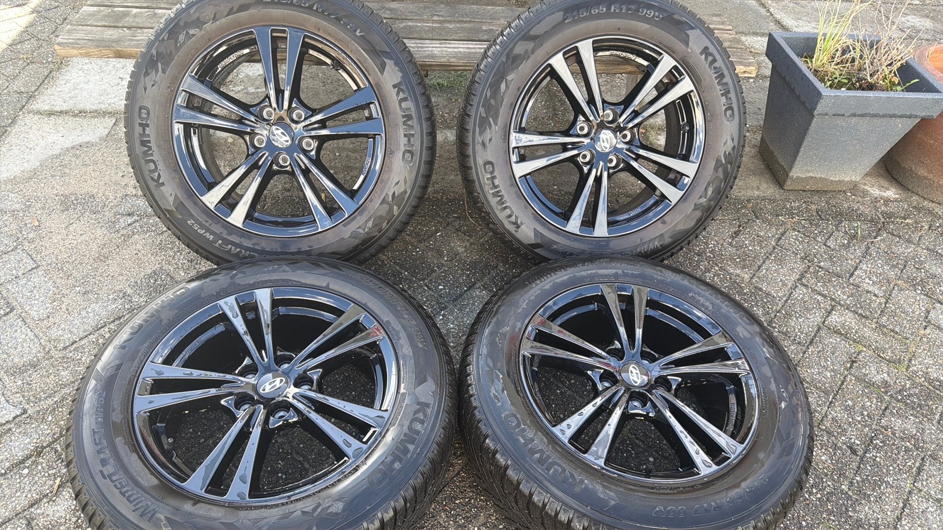 Hyundai tucson winterset 215/65-17 kumho winter, Ophalen, Banden en Velgen, 17 inch, Winterbanden