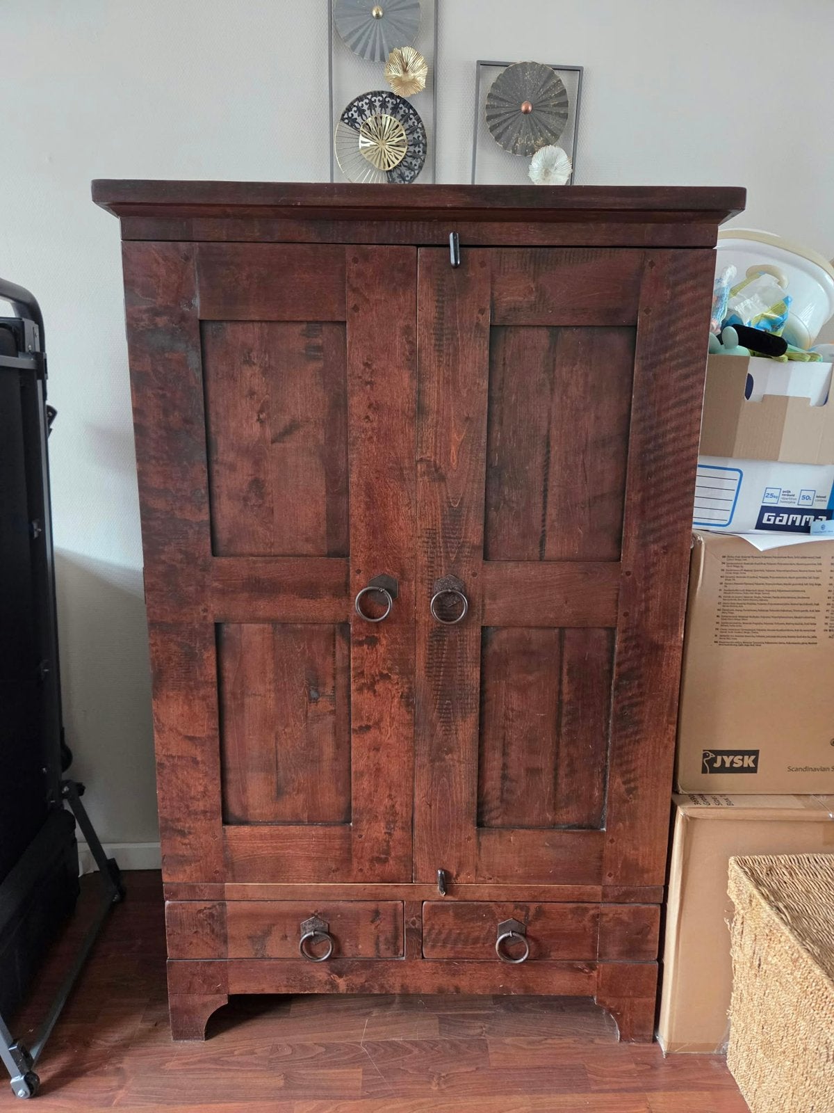 Te koop koloniale houten tv kast, Antiek en Kunst, Ophalen