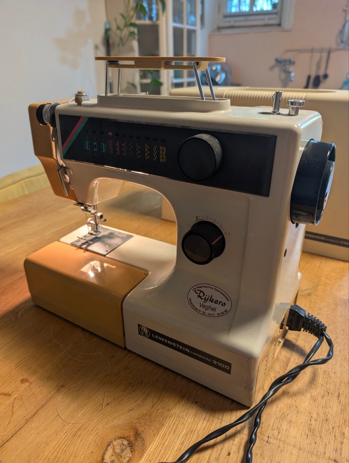 Naaimachine Lewenstein compacte 3100, Hobby en Vrije tijd, Naaimachines en Toebehoren, Ophalen, Gebruikt, Naaimachine, Overige merken
