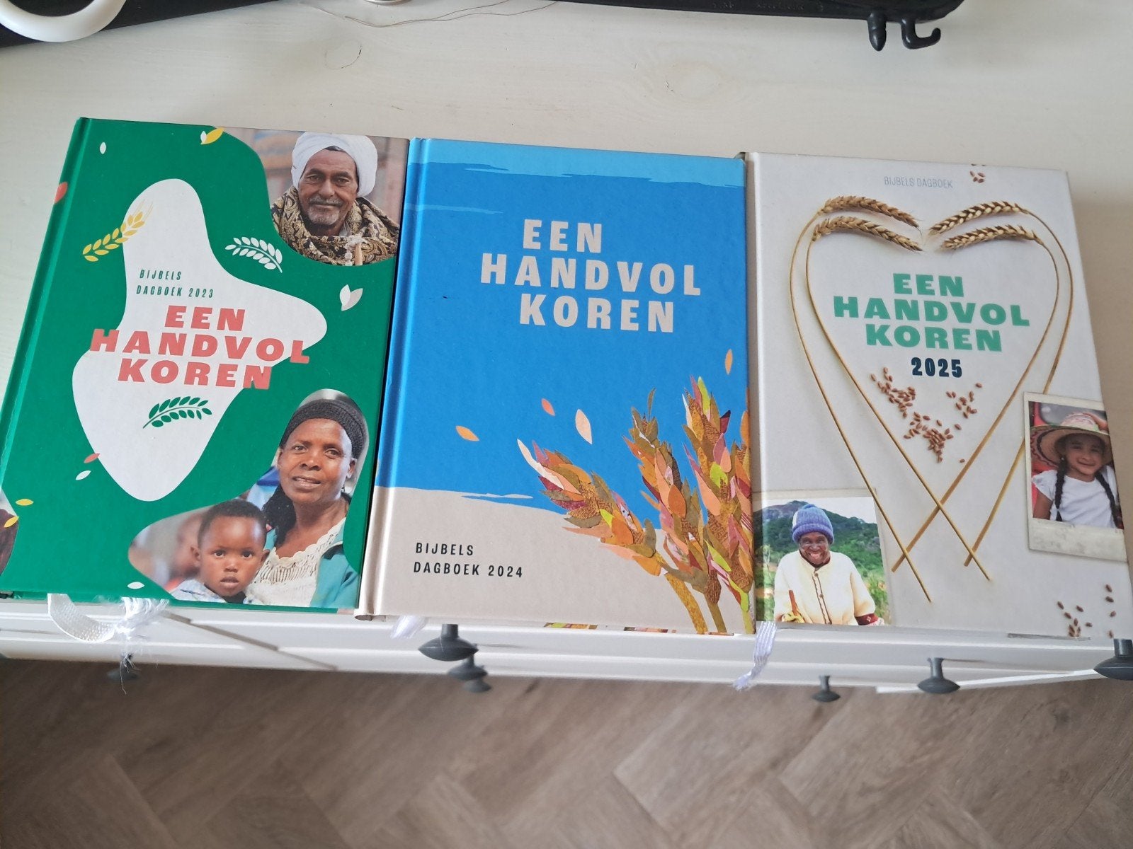 een handvol koren  3 bijbelsdagboeken, Ophalen, Zo goed als nieuw, Verschillend, Christendom | Protestants