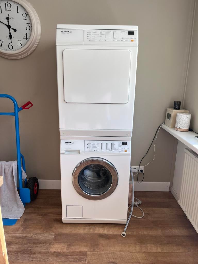 Miele set wasmachine/droger, Ophalen, 1200 tot 1600 toeren, Gebruikt, Voorlader
