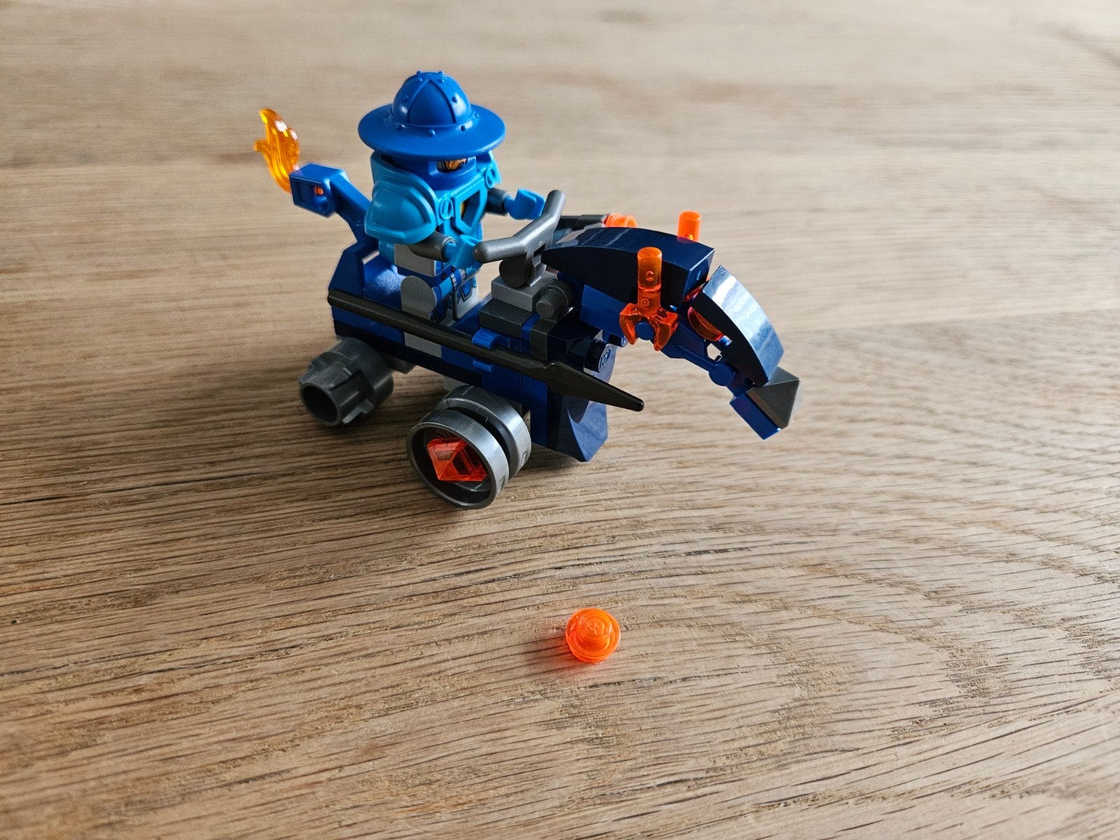 Lego Nexo Knights 30377 - Compleet met boekje, Overige thema's, Lego, Ophalen of Verzenden, Complete set