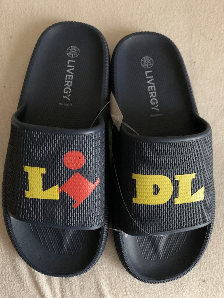 Nieuwe Lidl slippers € 20,00 maat 40/41., Slippers, Blauw, Lidl, Nieuw