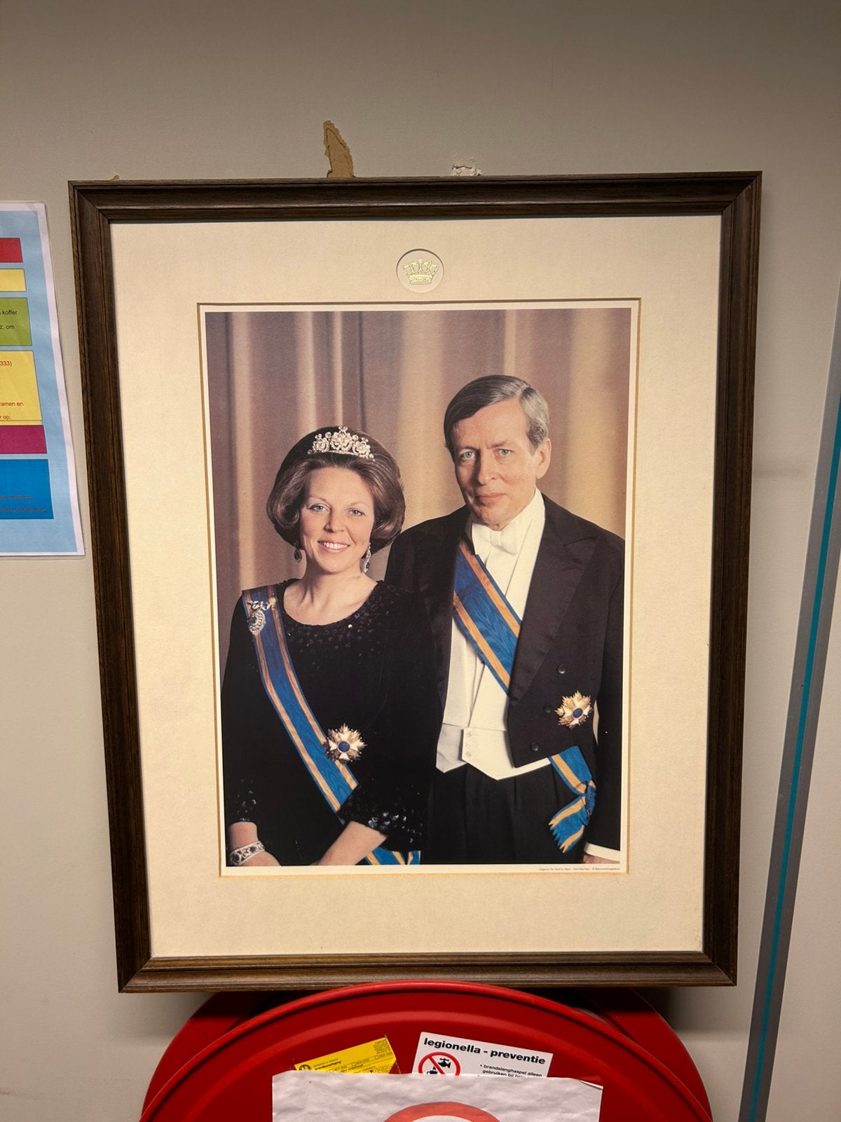 Officieel Staatsieportret Beatrix & Claus in luxe lijst, Verzamelen, Ophalen, Zo goed als nieuw, Nederland, Kaart, Foto of Prent