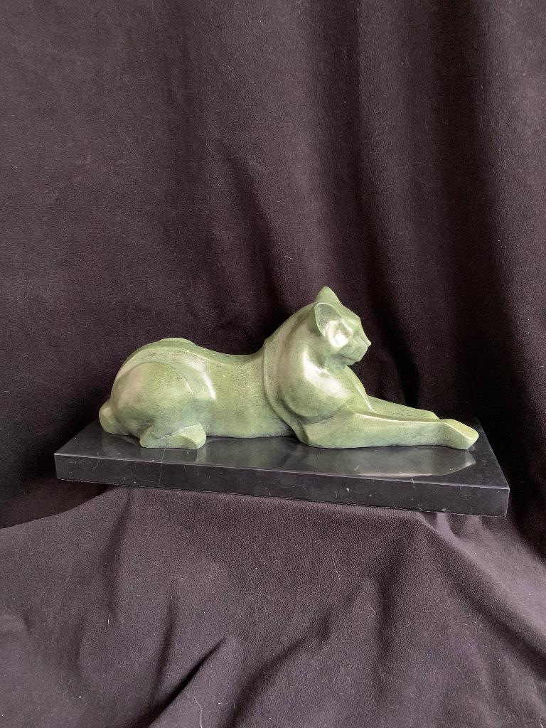 Bronzen zware liggende kat ,art deco ,Milo., Antiek en Kunst, Ophalen of Verzenden, Gemerkt, Brons, Beeld