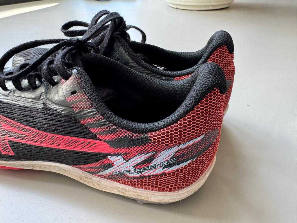 ASICS Resurgence Spikes - Maat 38, Sport en Fitness, Loopsport en Atletiek, Gebruikt, Ophalen of Verzenden, Spikes, Hardlopen