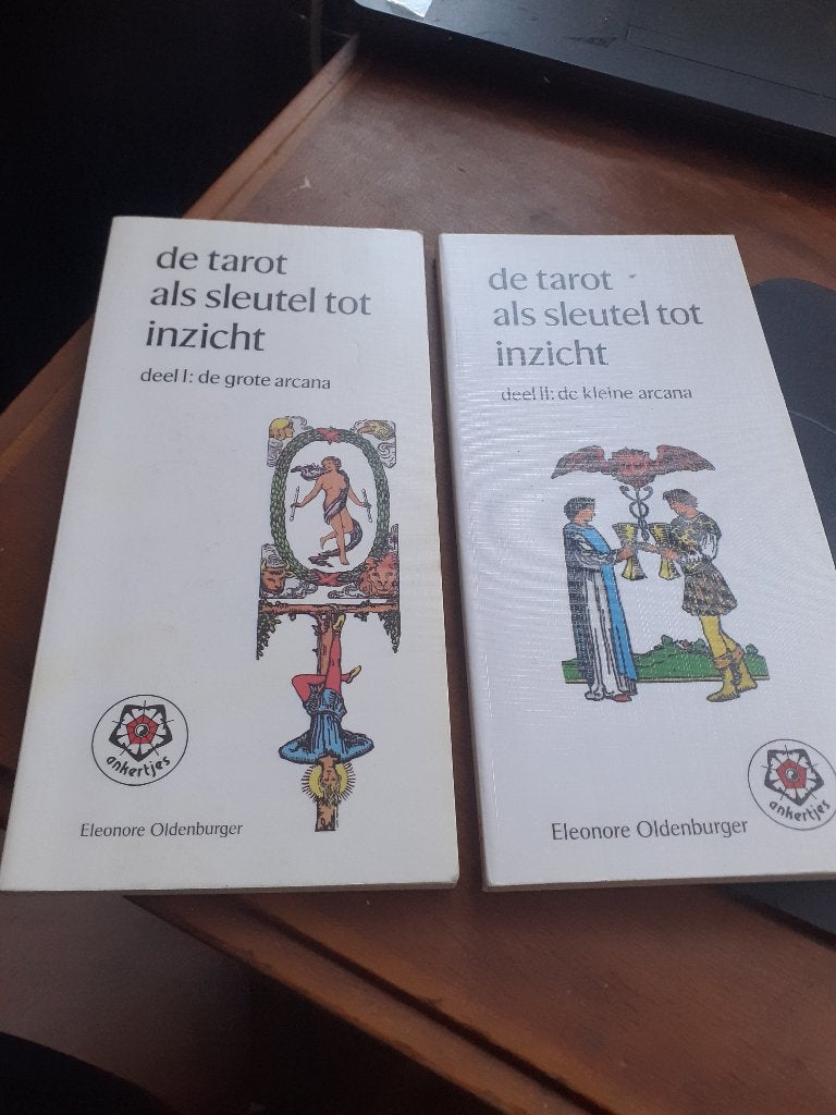 De tarot als sleutel tot inzicht 1&2  grote en kleine arcana, Ophalen of Verzenden, Zo goed als nieuw, Tarot of Kaarten leggen