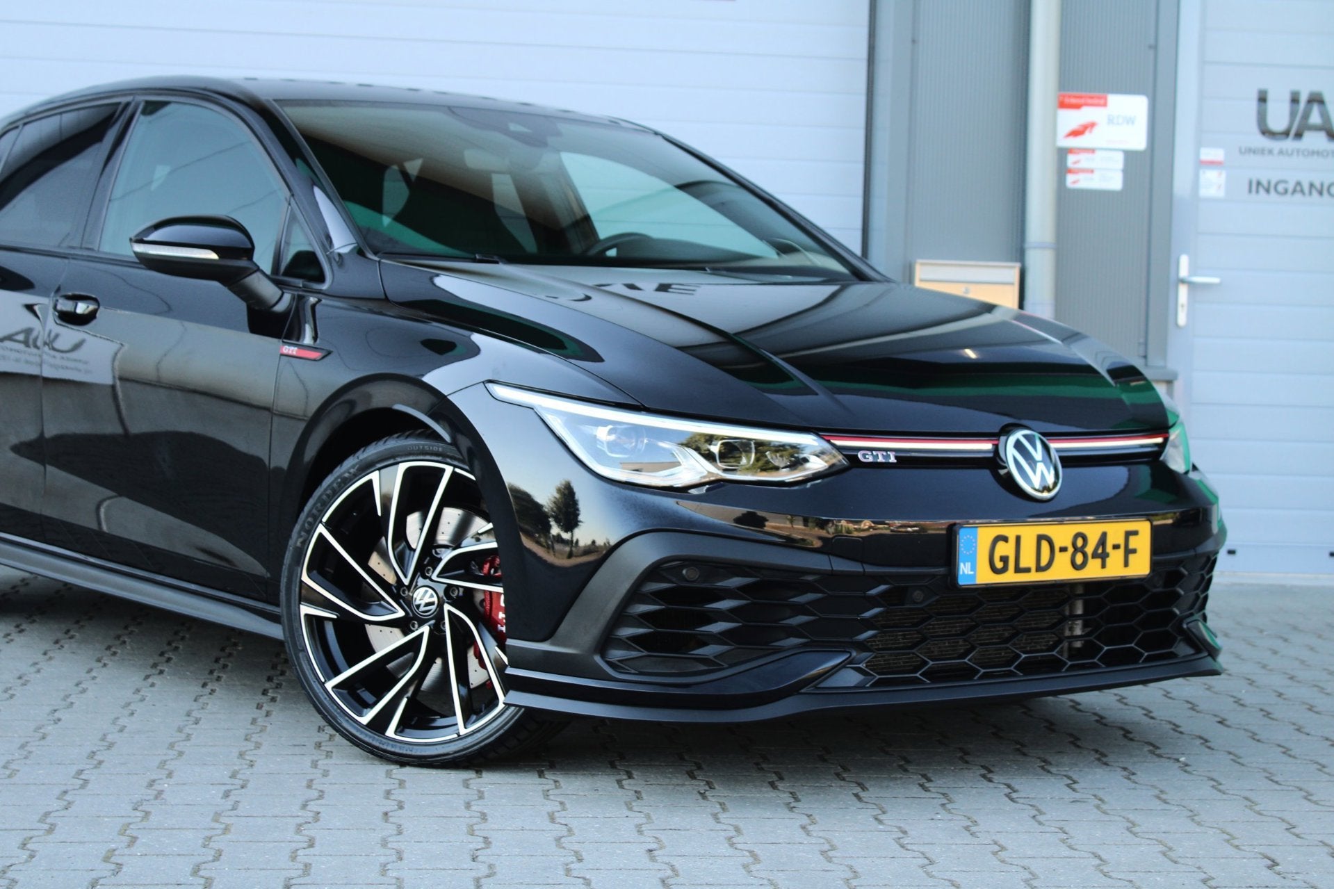 Volkswagen GOLF 8 2.0 TSI GTI CLUBSPORT | DSG | HARMAN KARDO, Auto's, Dealer onderhouden, Lichtsensor, Gebruikt, 4 cilinders