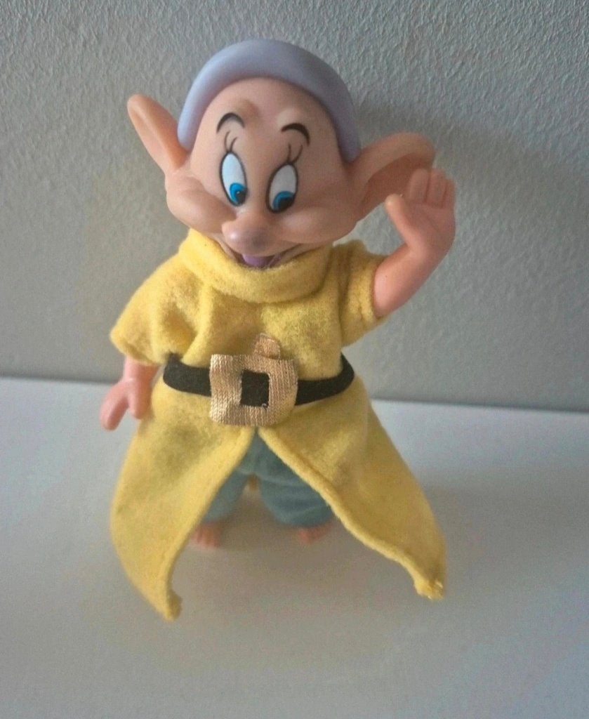 Disney dwerg figuurtje, Verzamelen, Ophalen of Verzenden, Overige figuren, Gebruikt, Beeldje of Figuurtje