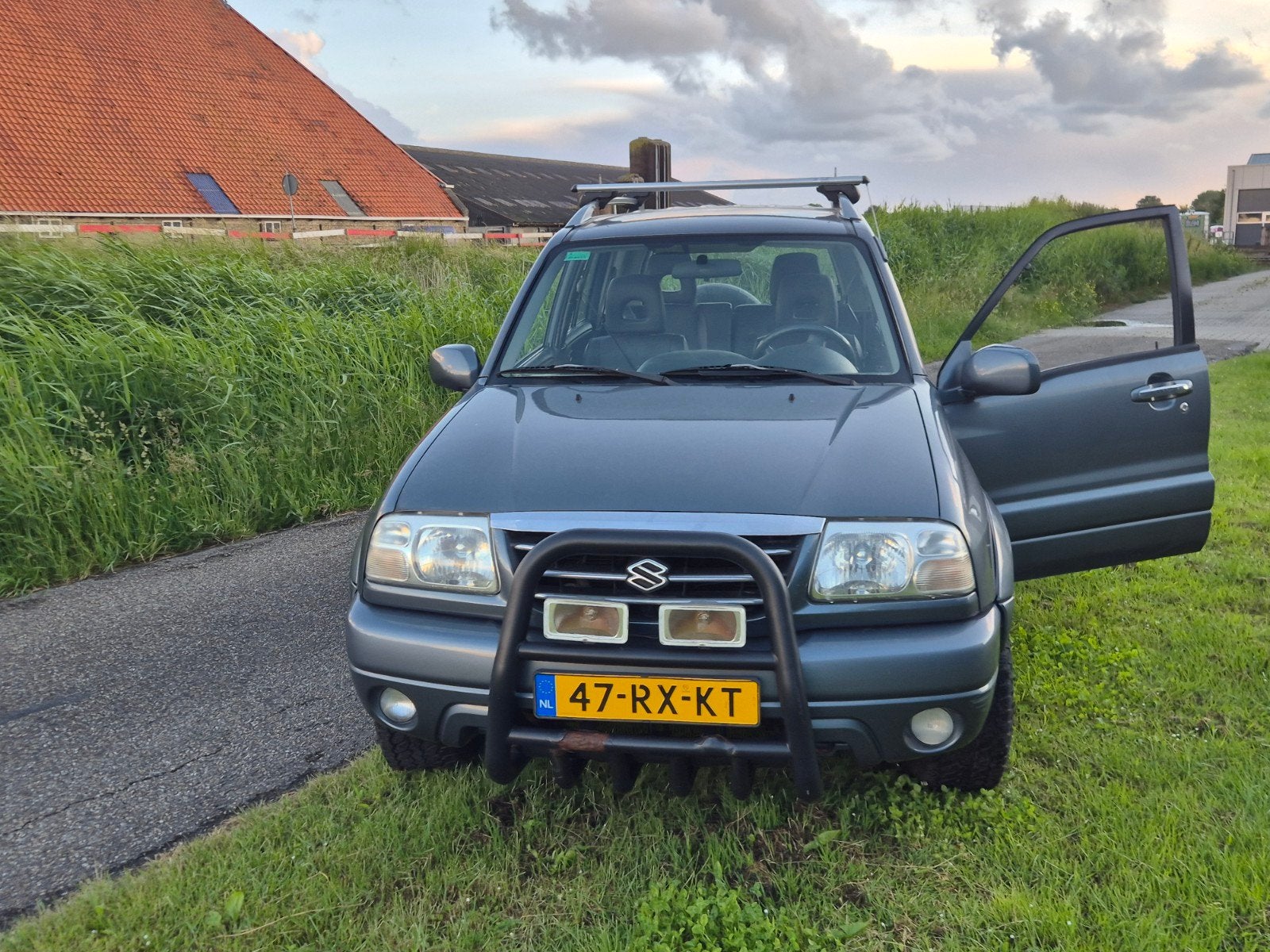 Suzuki Vitara Freestyle 5 deurs 2.0 liter, Voorwielaandrijving, 1596 cc, 4 cilinders, 4 stoelen