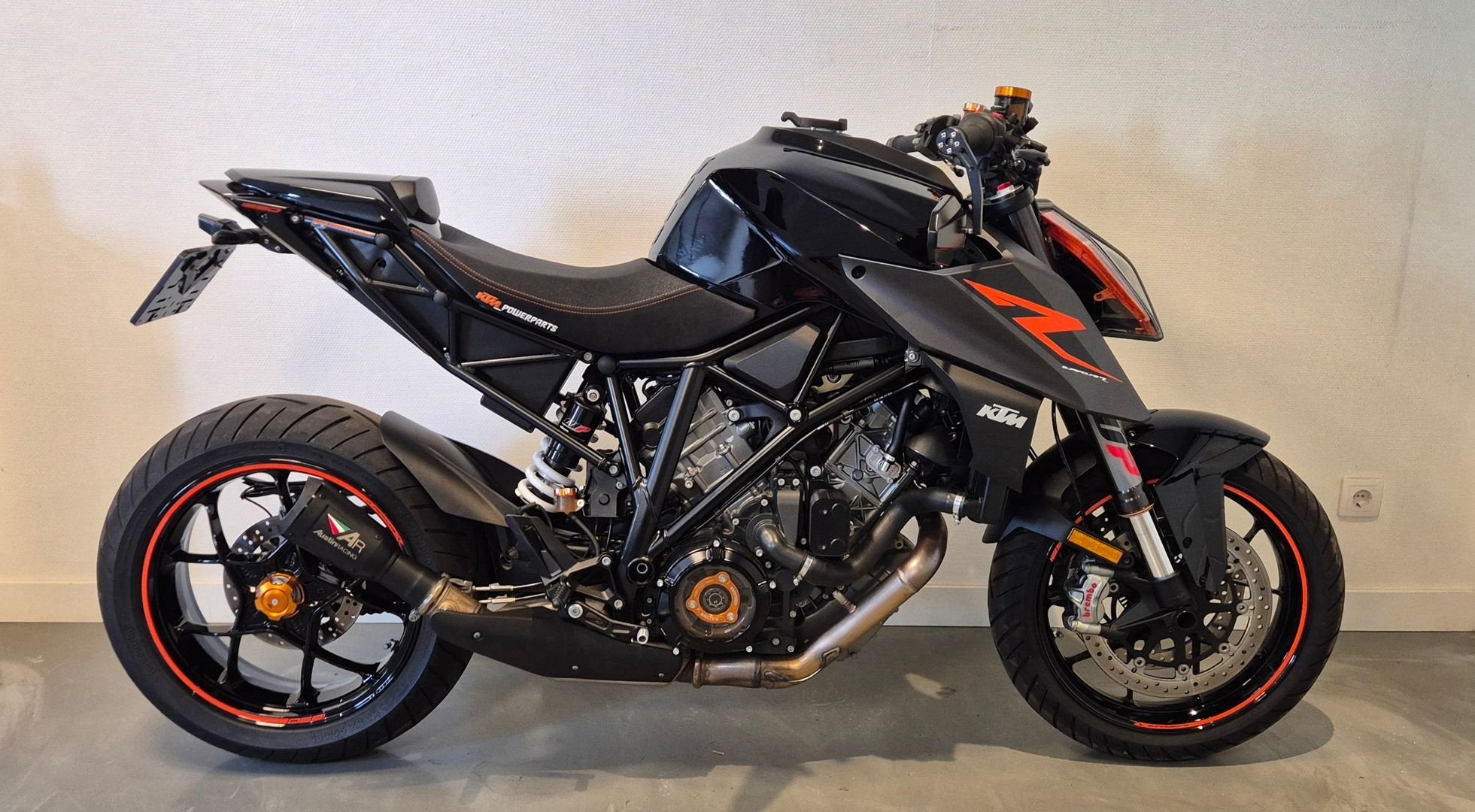 KTM 1290 SUPERDUKE R black edition (bj 2017) 8,921 km, Motoren, Motoren | KTM, 2 cilinders, KTM, Bedrijf, Onbekend