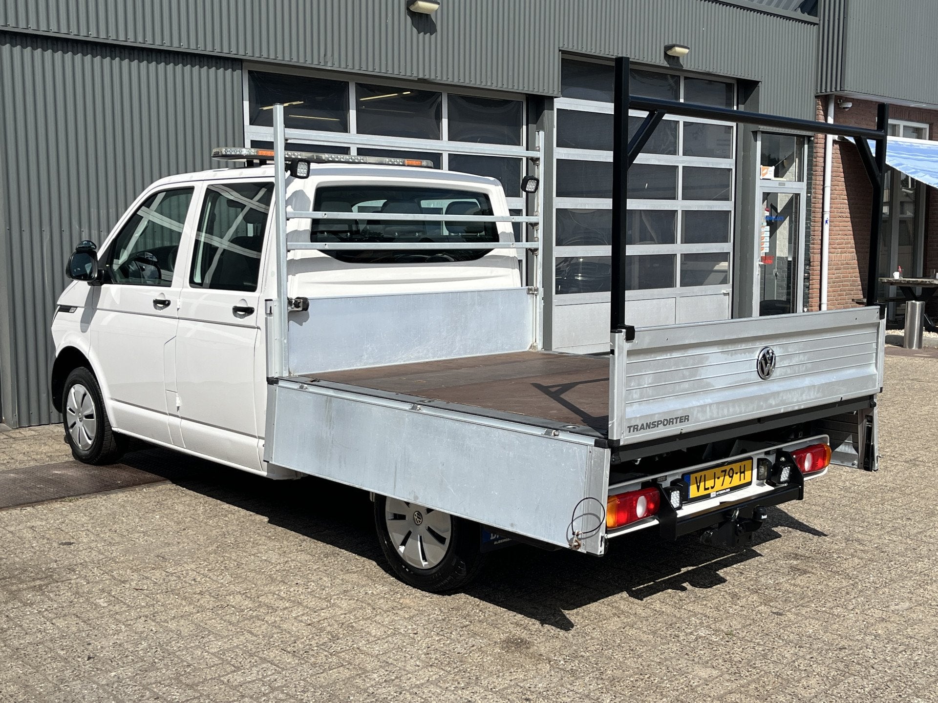 Volkswagen Transporter 2.0 TDI L2H1 30 DC Open laadbak Pick-, Auto's, Voorwielaandrijving, Gebruikt, 4 cilinders, Volkswagen
