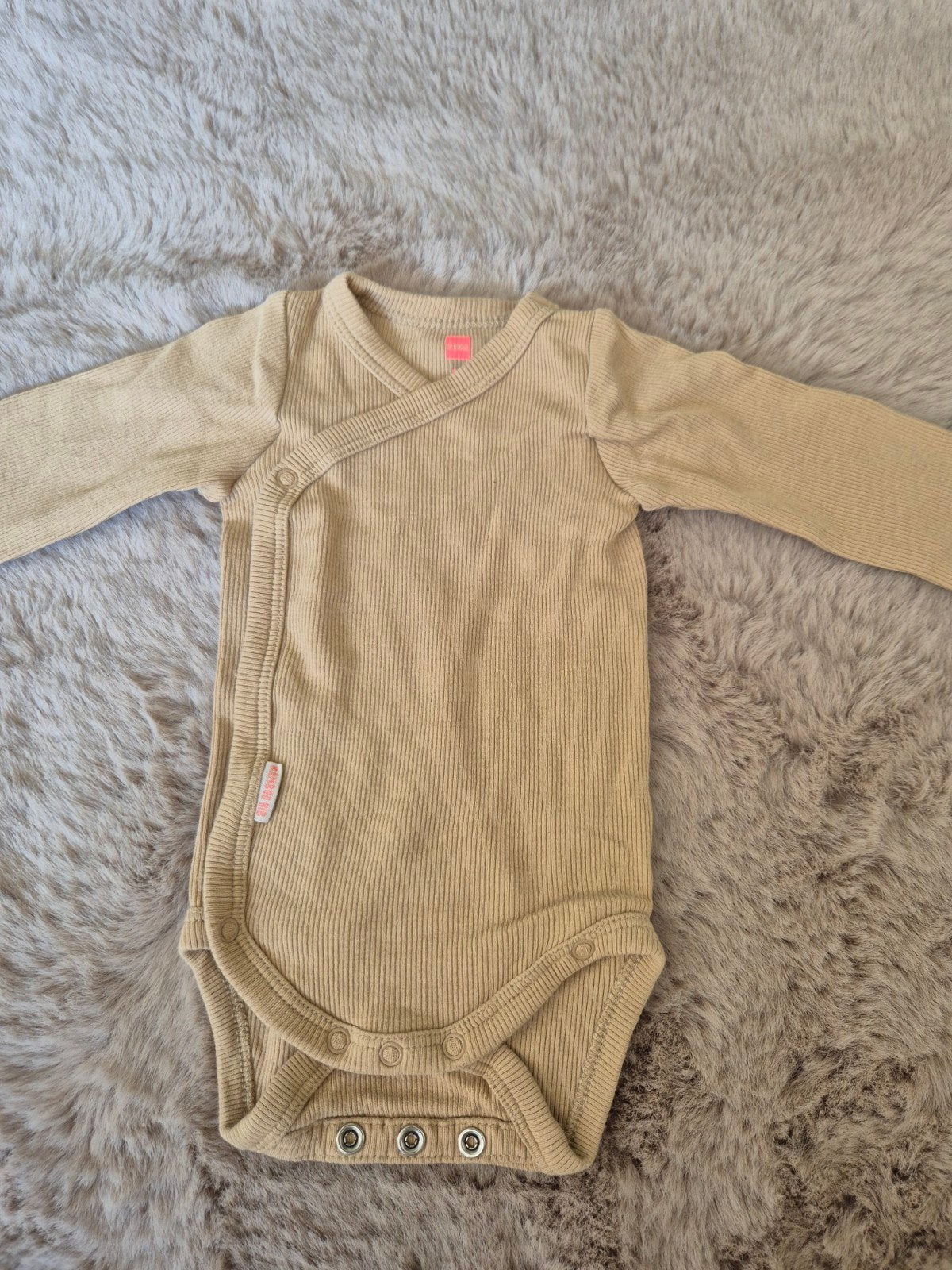 Beige Hema Bamboo romper maat 50, Kinderen en Baby's, Babykleding | Maat 50, Nacht- of Onderkleding, Jongetje of Meisje, Ophalen of Verzenden