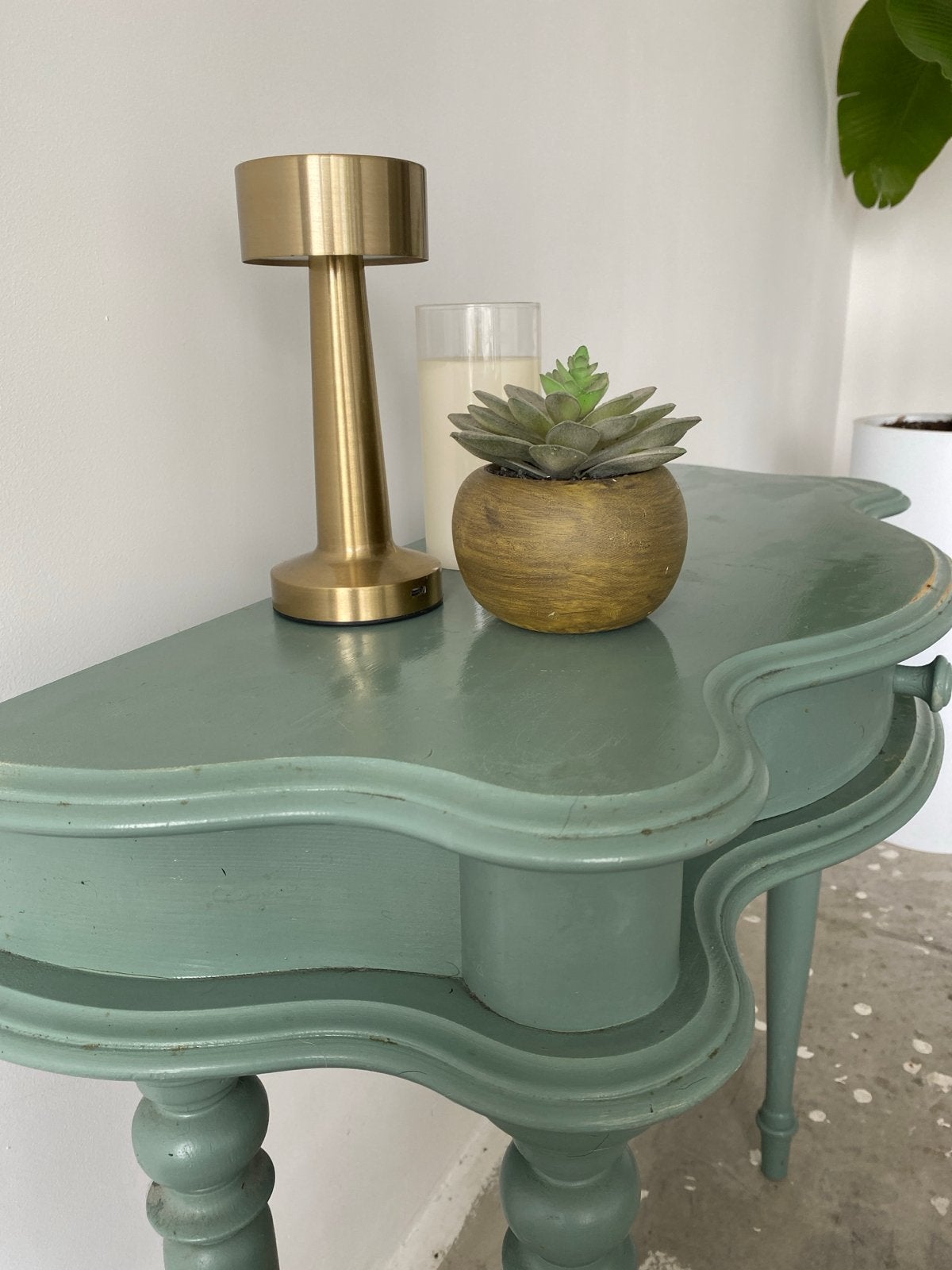 Vintage Groene Halvemaan Console Tafel met Lade, Huis en Inrichting, Tafels | Sidetables, Gebruikt, 25 tot 50 cm, 50 tot 100 cm