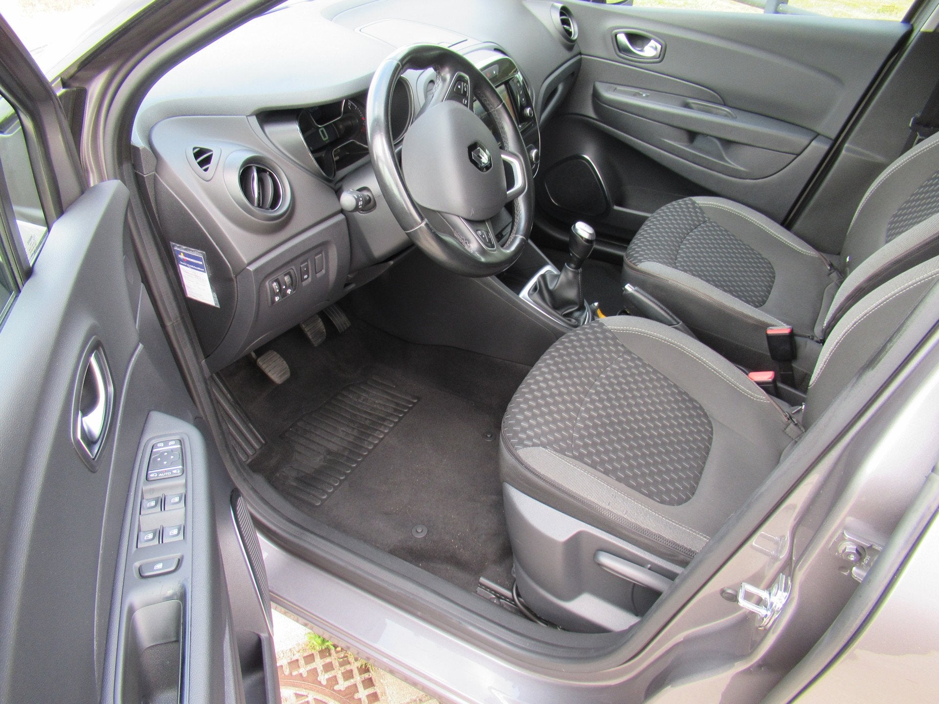 Renault Captur 0.9 TCe Intens (bj 2018), Auto's, Voorwielaandrijving, Gebruikt, Euro 6, 620 kg