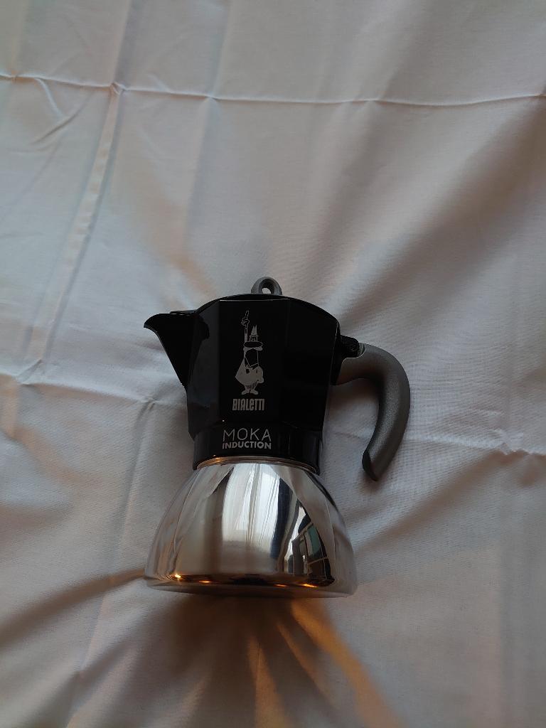 Bialette cafetiere Moka Induction 6 kopjes, Overige typen, Ophalen of Verzenden, Zo goed als nieuw, Zwart