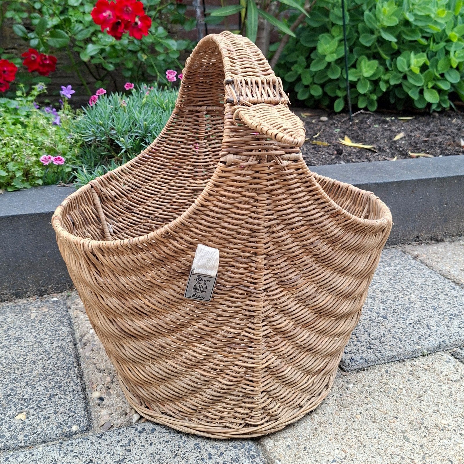 Riviera Maison Rustic Rattan Best Magazine Basket krantenbak, Huis en Inrichting, Woonaccessoires | Schalen en Manden, Zo goed als nieuw